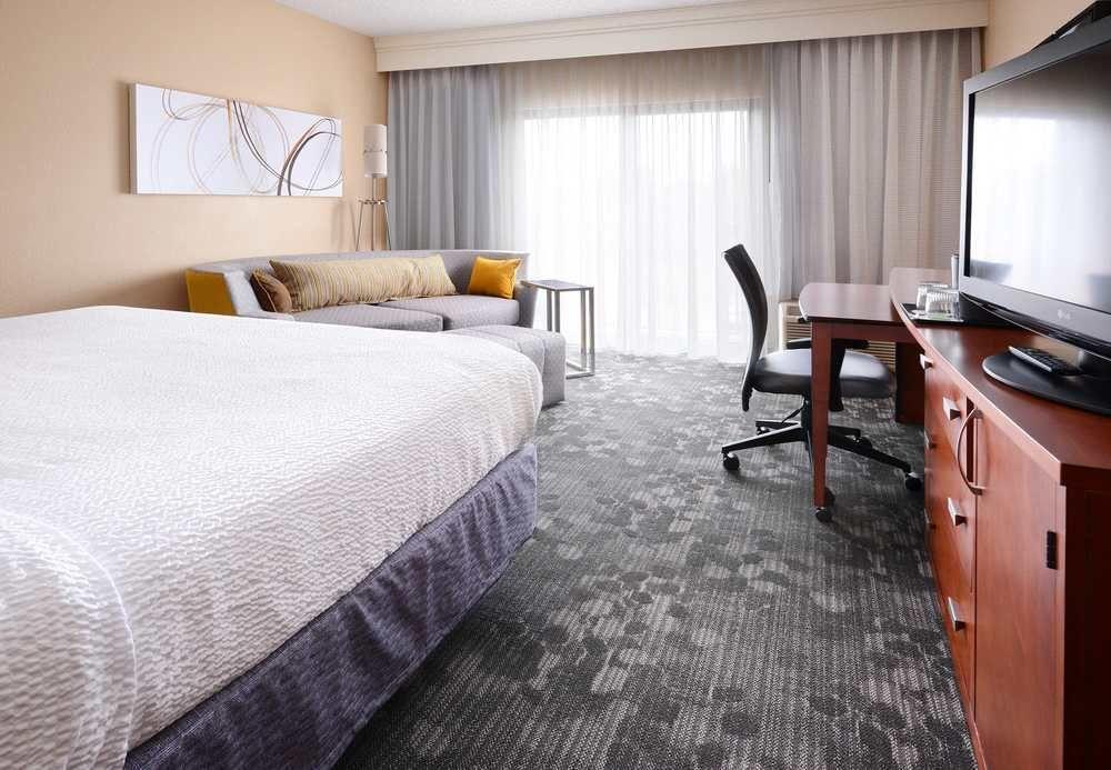 Courtyard By Marriott Dallas Richardson At Spring Valley Extérieur photo