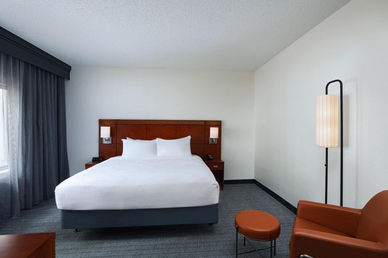 Courtyard By Marriott Dallas Richardson At Spring Valley Extérieur photo
