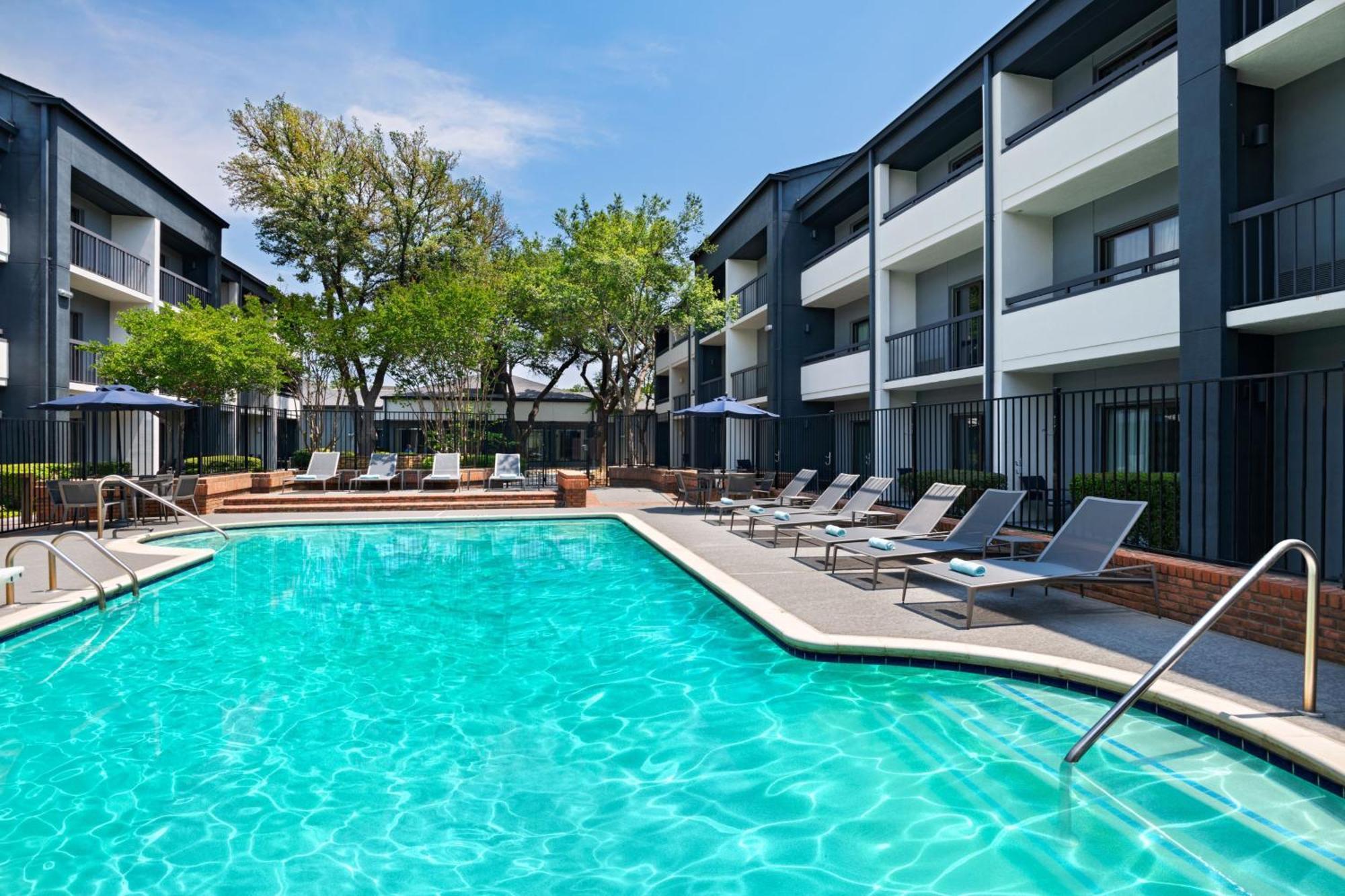 Courtyard By Marriott Dallas Richardson At Spring Valley Extérieur photo