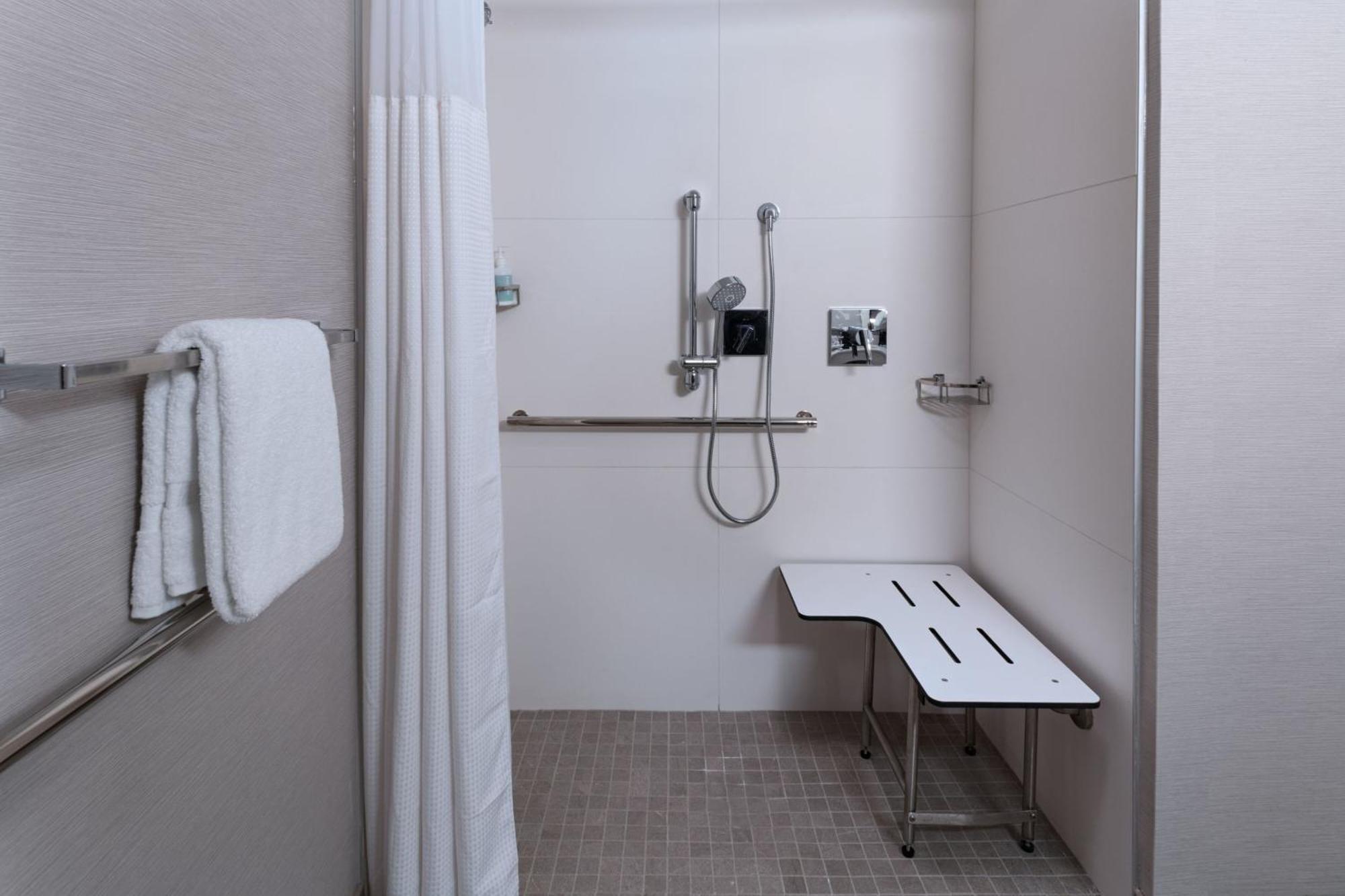 Courtyard By Marriott Dallas Richardson At Spring Valley Extérieur photo