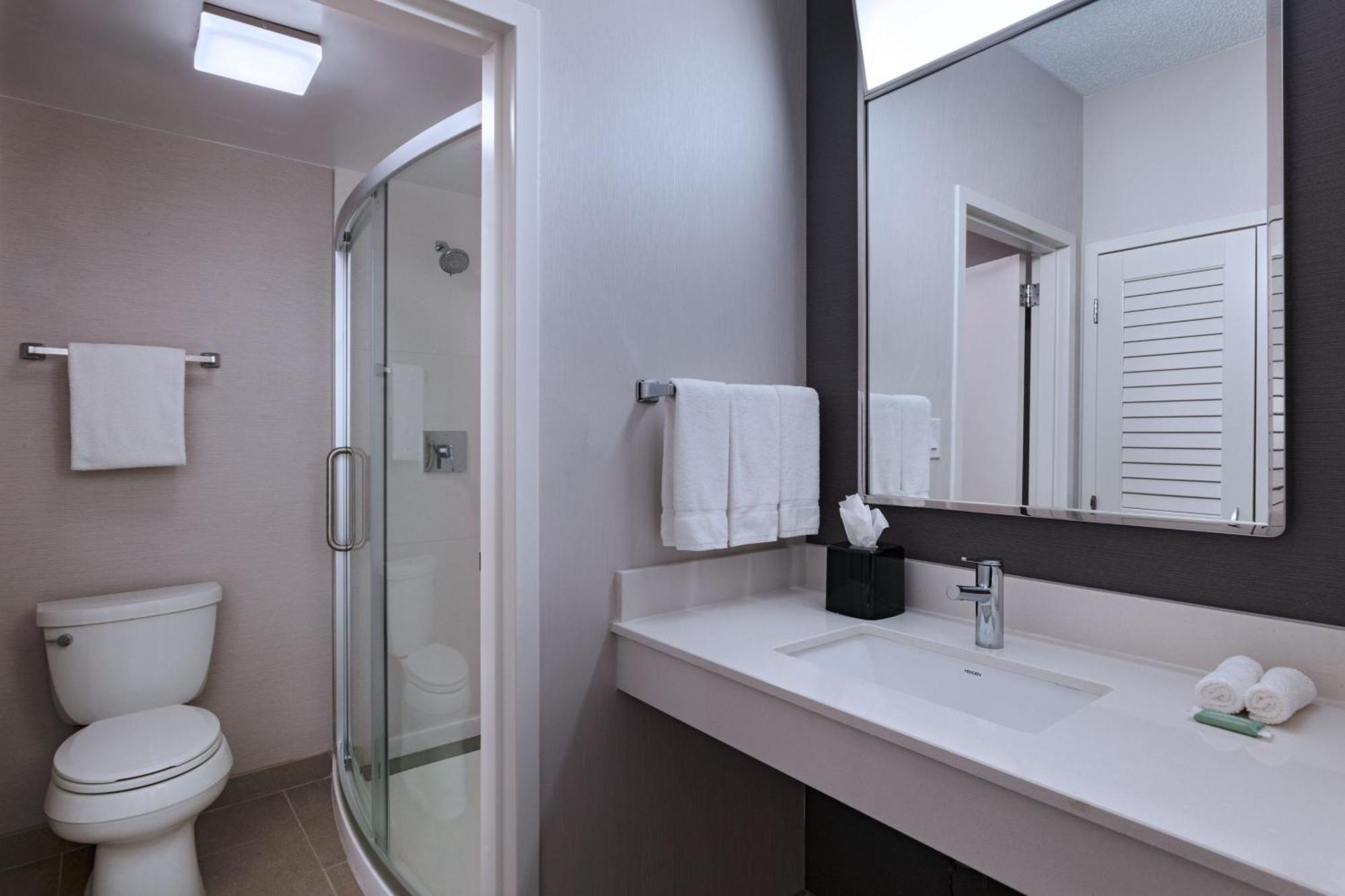 Courtyard By Marriott Dallas Richardson At Spring Valley Extérieur photo