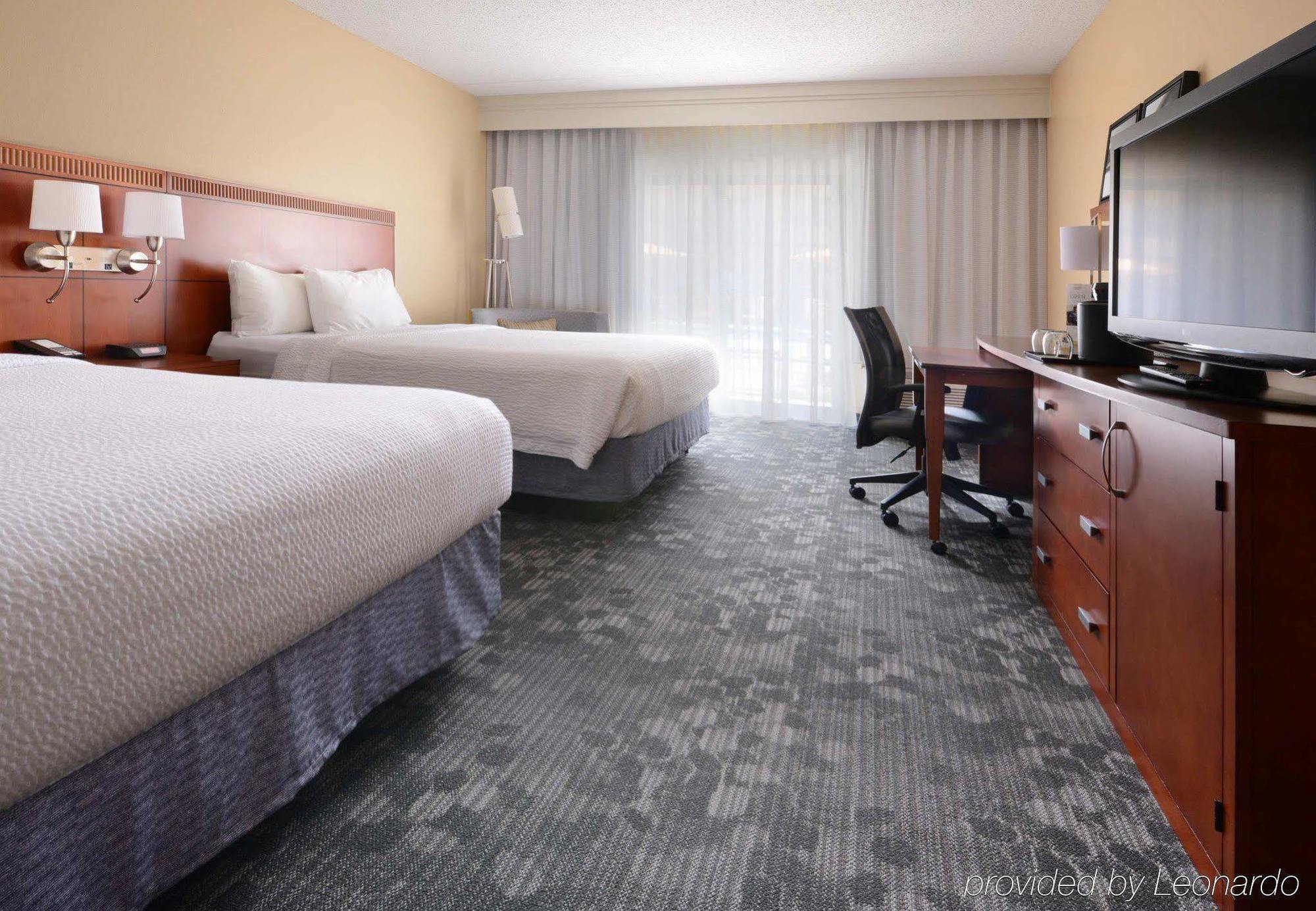Courtyard By Marriott Dallas Richardson At Spring Valley Extérieur photo