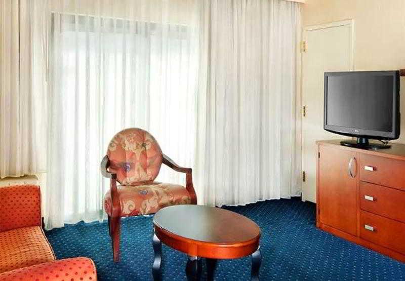 Courtyard By Marriott Dallas Richardson At Spring Valley Chambre photo