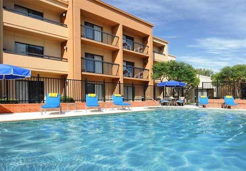 Courtyard By Marriott Dallas Richardson At Spring Valley Extérieur photo