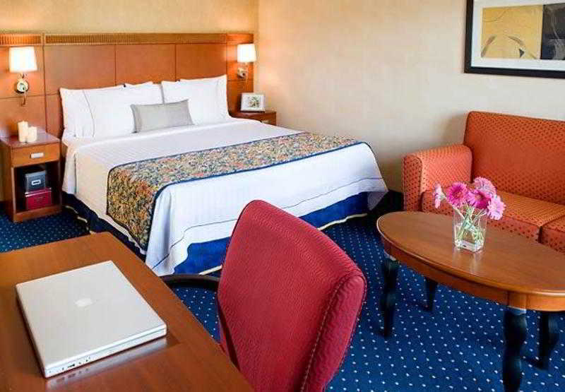 Courtyard By Marriott Dallas Richardson At Spring Valley Extérieur photo